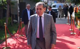 Dursun Özbek: “Galatasaray mallarını peşkeş çekmeye gelmedim”
