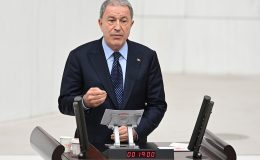 Emekli astsubaya, binbaşıya övgü var hak yok