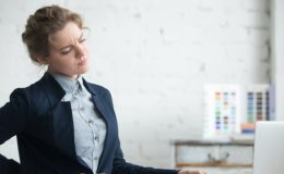 Nasıl oturduğunuza dikkat edin: Sağlam bir vücut için bunları yapın