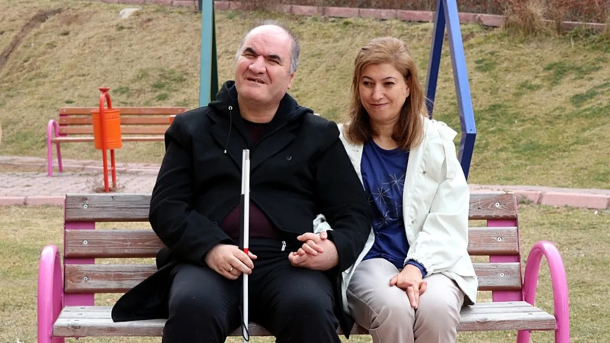 Engelli çiftin evlilik mutluluğu: Birbirlerinin sesinden etkilendiler! “Sesi güzeldi yüreği daha da güzelmiş…”