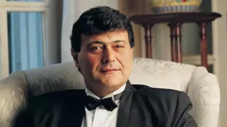 Ferdi Özbeğen aramızdan ayrılalı 12 yıl oldu! Sevenleri usta sanatçıyı unutmadı