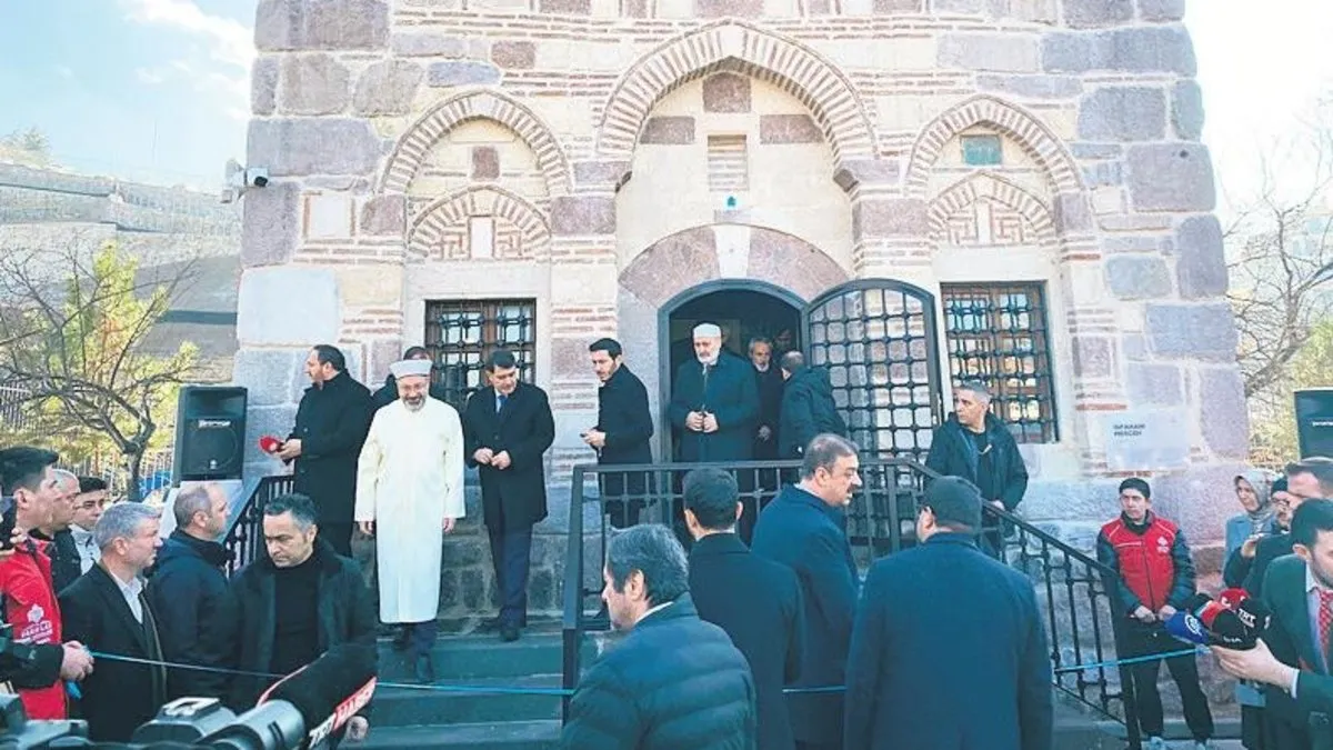 Tarihi İsfahani Mescidi yeniden ibadete açıldı