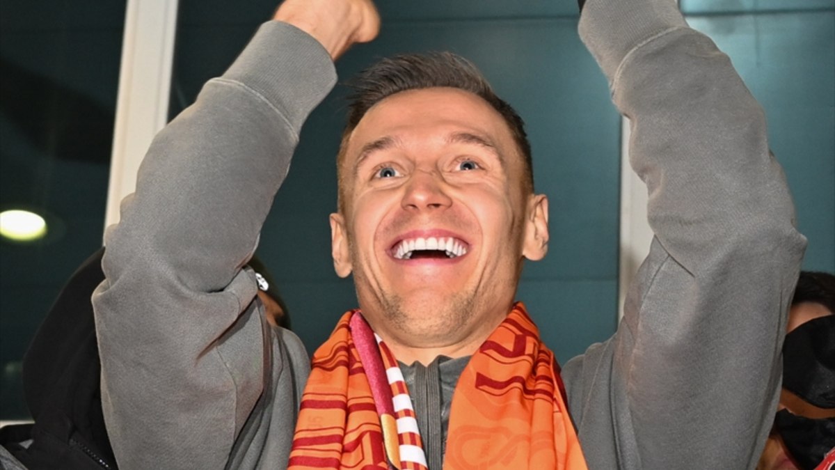 Galatasaray’ın yeni transferi Przemyslaw Frankowski İstanbul’a geldi