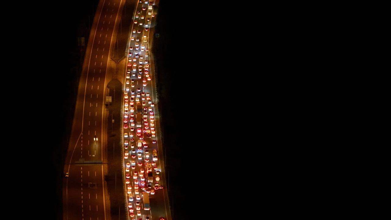 Bayram tatilinden dönenler Anadolu Otoyolu’nda yoğunluk oluşturuyor